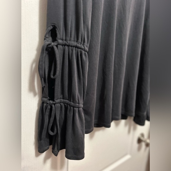 Skies are Blue top Women’s Medium long Bell Sleeve tie gray Boho peasant comfy - Picture 13 of 16